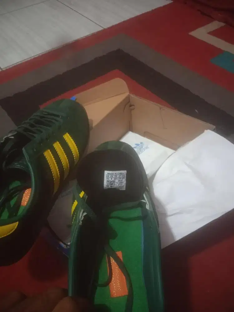 Sepatu adidas liverpool