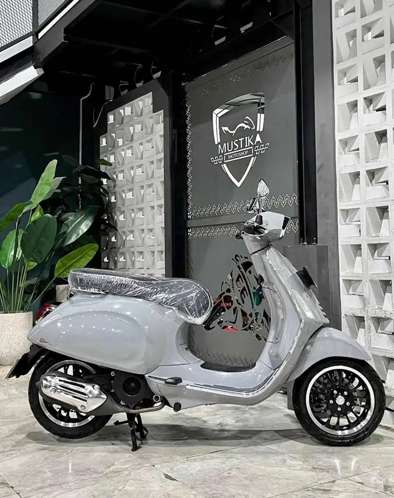 Vespa sprint 2023 abu abu