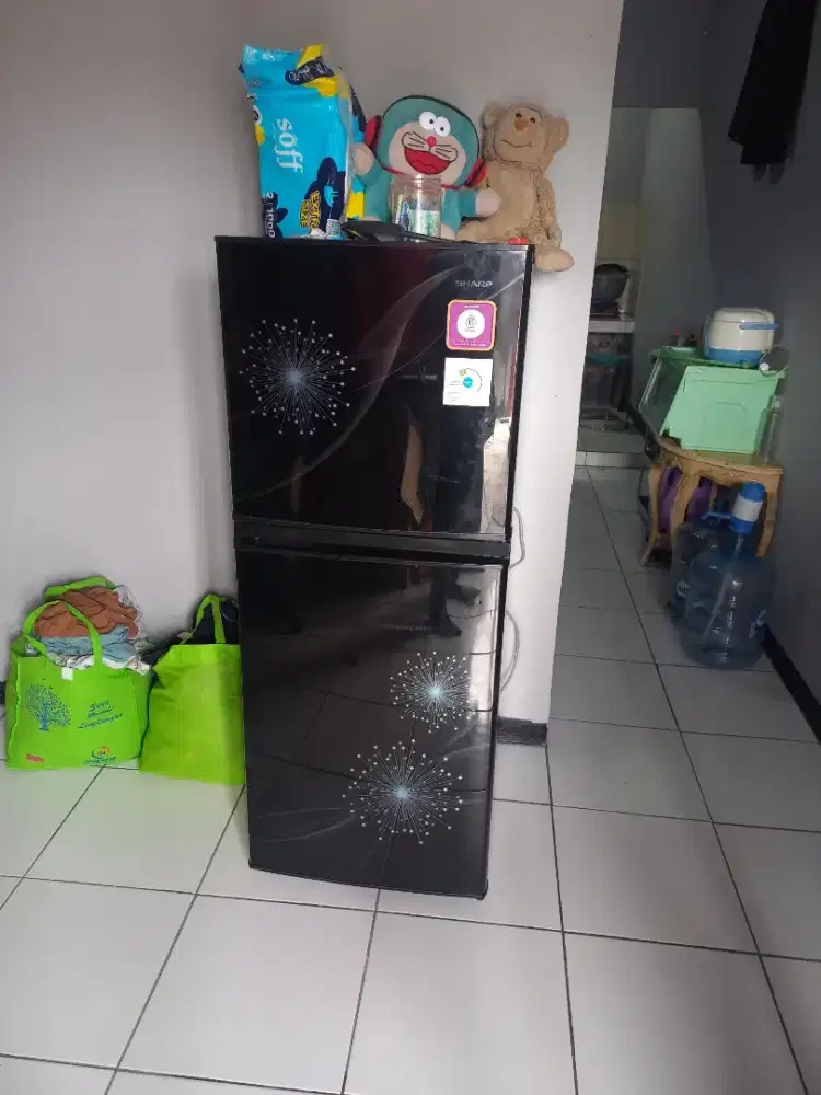 Kulkas 2 pintu merk sharp
