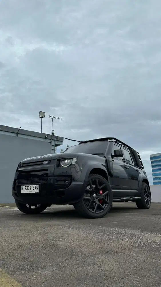 Land Rover Defender P110 2.0 SE (full package)