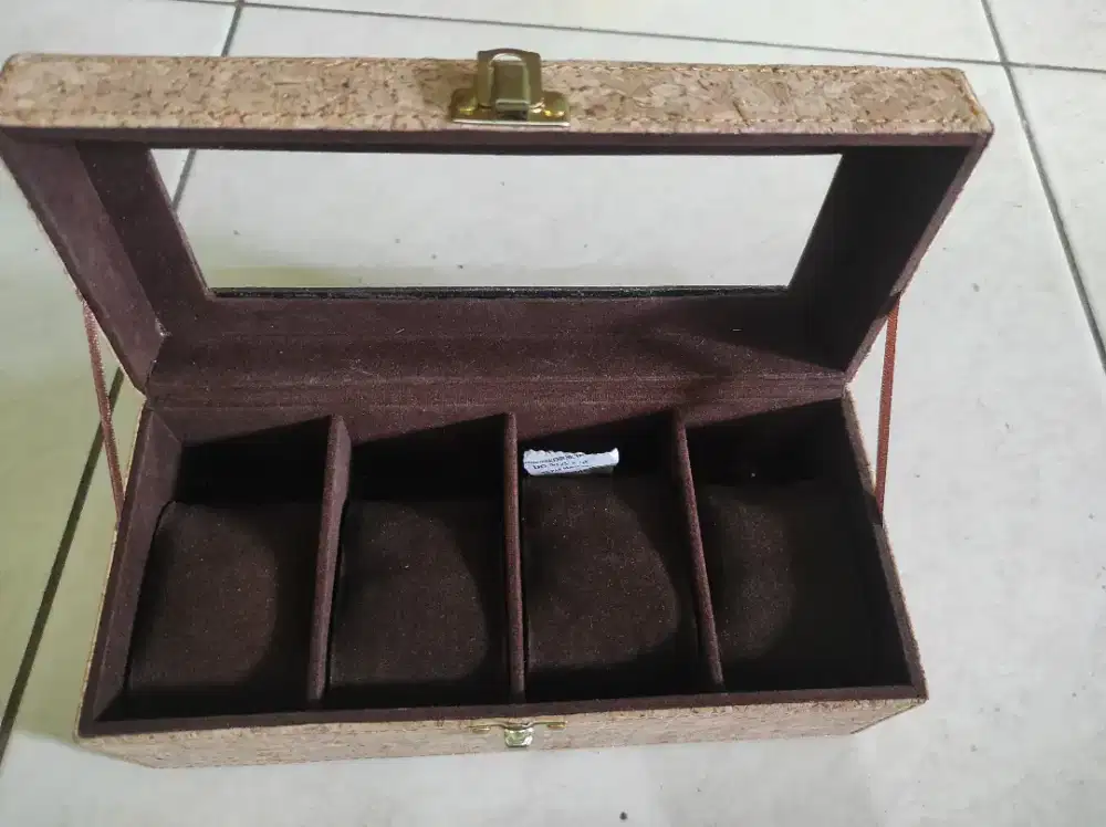 Kotak jam tangan