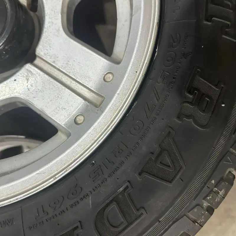 Velg OEM 2006, Ban Savero 205/70/15