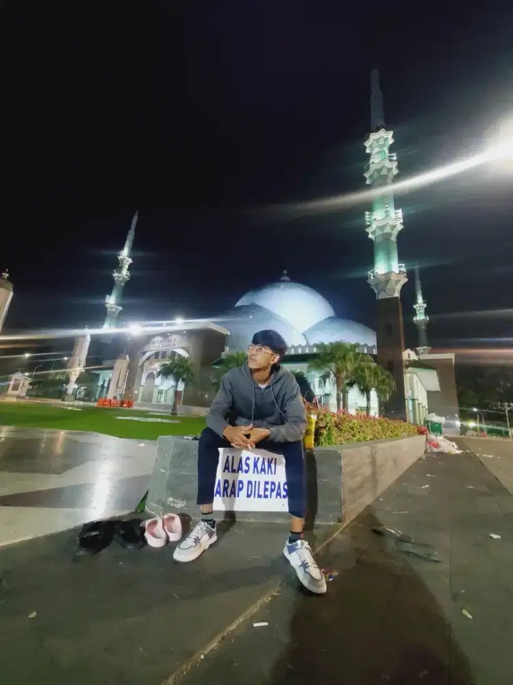 mencari lowongan kerja