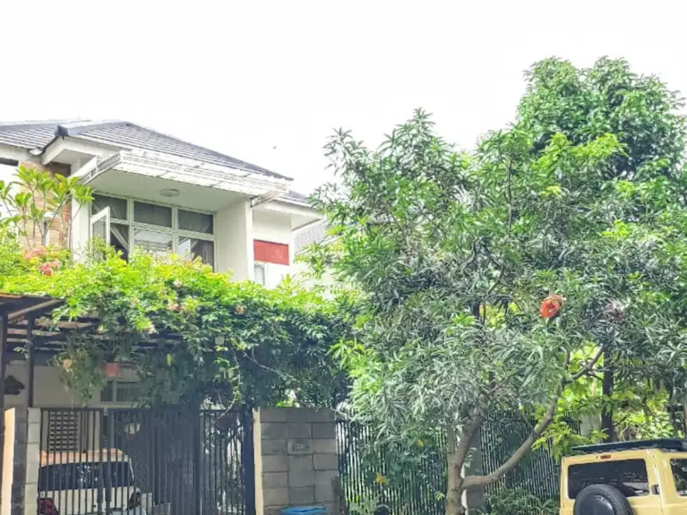 DIJUAL RUMAH DG KOLAM RENANG DI CLUSTER REGINA METLAND JAKARTA TIMUR