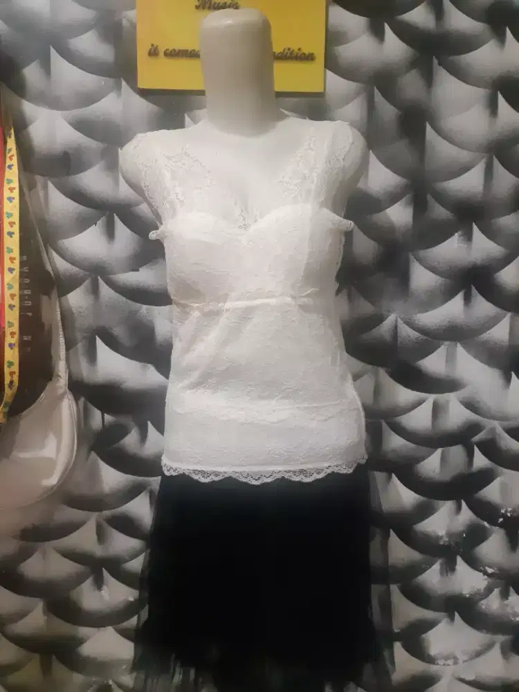 GRL tanktop bra brukat wanita preloved tjap karoeng