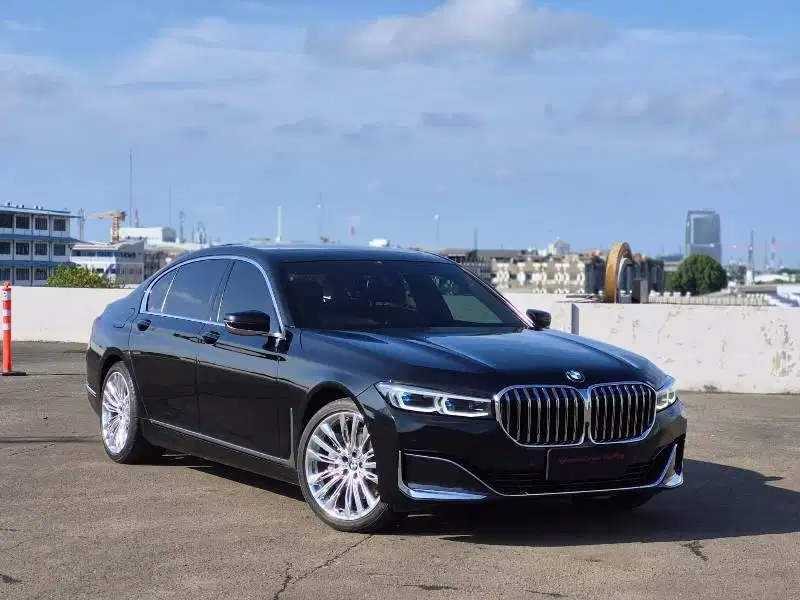 BMW 740Li 3.0 Opulence Sedan 2020 Odometer 20.000 km