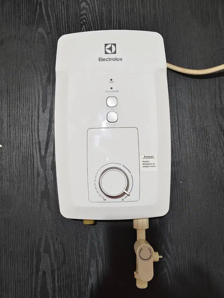 Pemanas air instant Electrolux EWE 241GX - DW