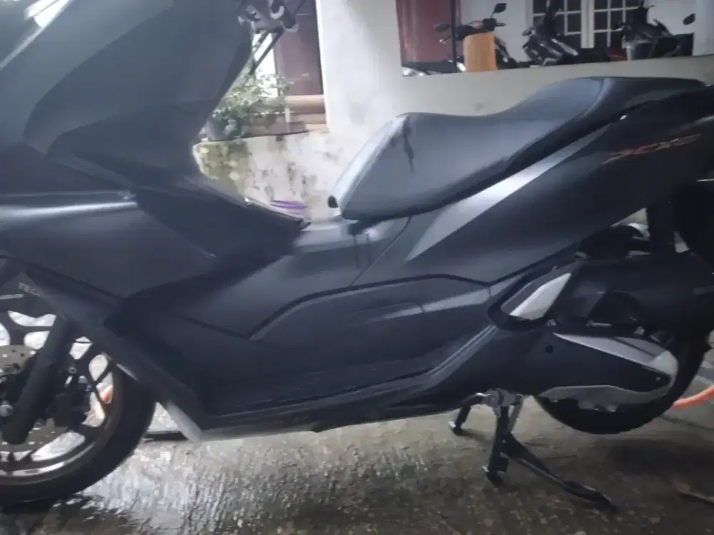 Di jual mtr PCX 160 ABS thn 2023 wrn hitam srt komplit