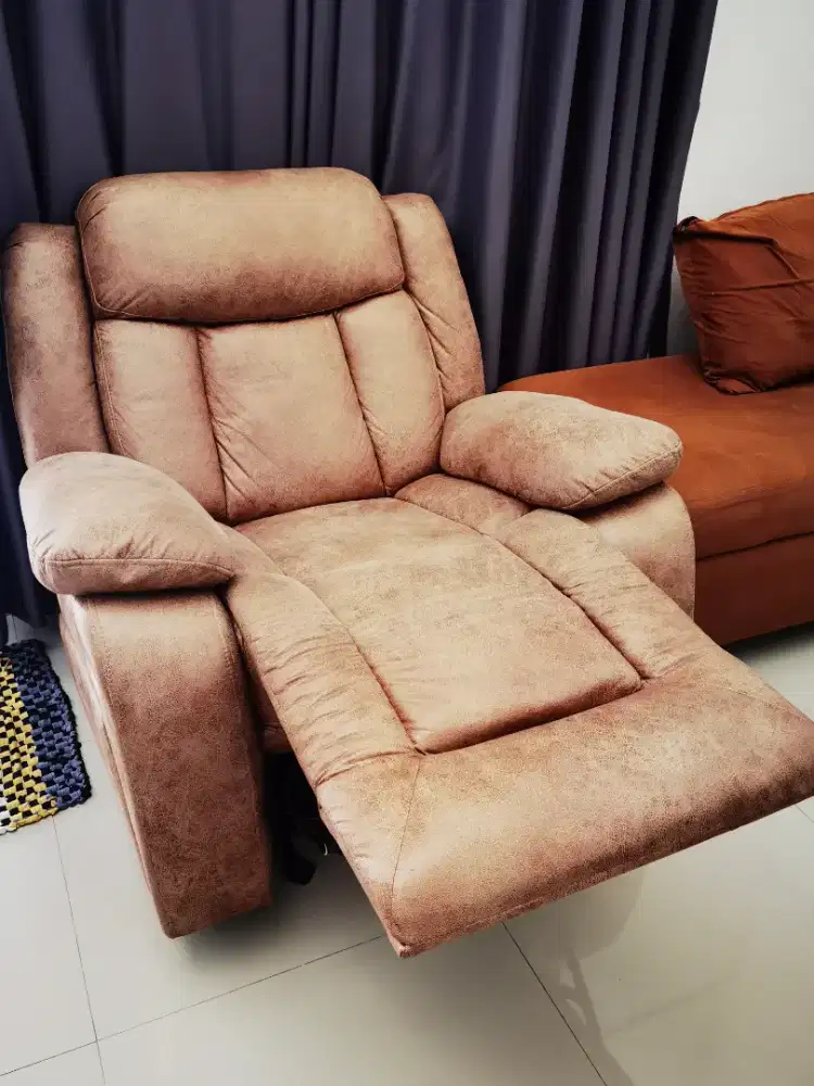 Kursi Goyang Informa