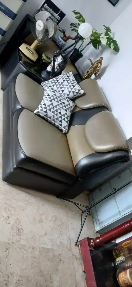 Sofa coklat  3 dudukan