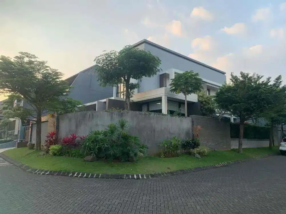 rumah mewah hook semi furnished istana dieng malang