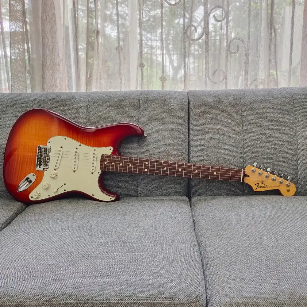 Fender stratocaster standard plus top made in mexico 2015