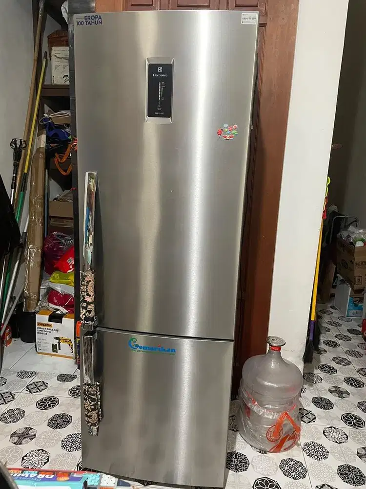 KULKAS 2 PINTU ELECTROLUX