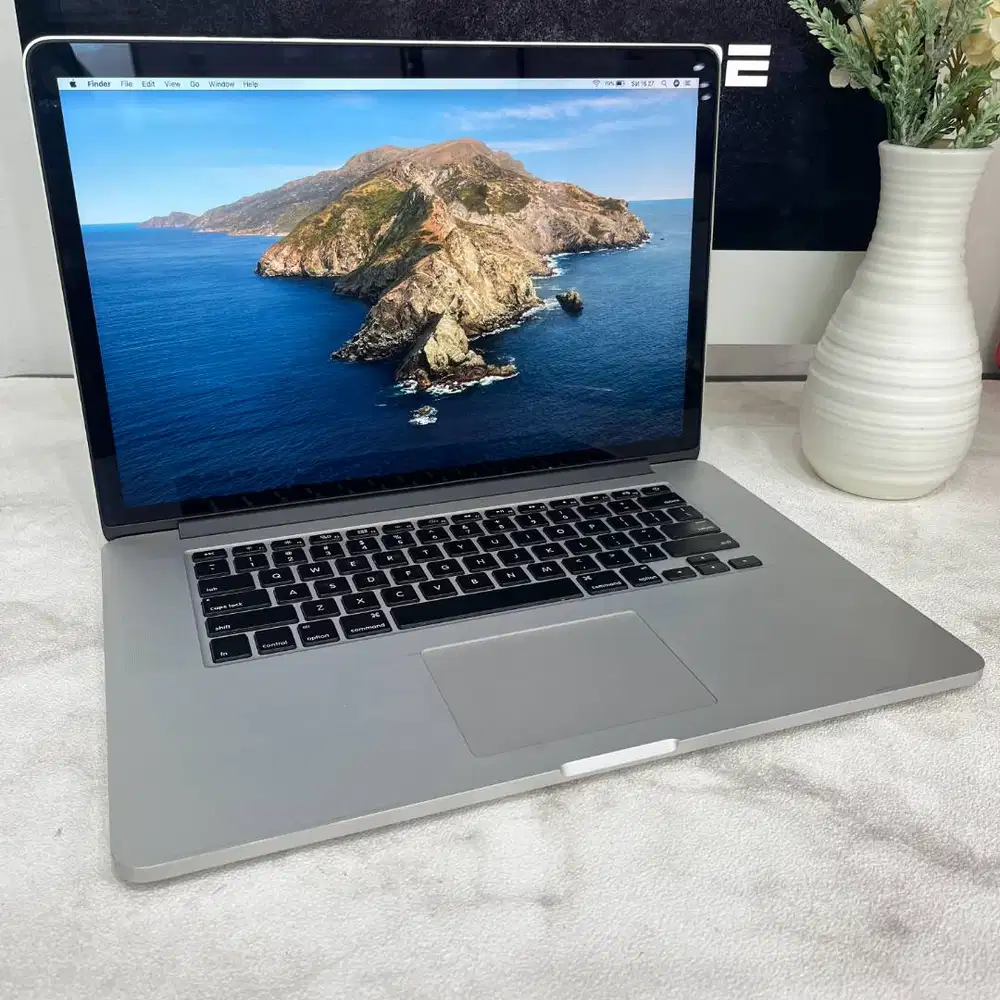 MacBook Pro 15 inch Retina 2015 i7 16/256GB
