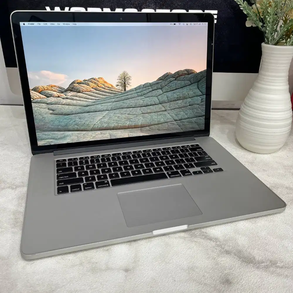 MacBook Pro 15 inch Retina 2015 i7 16/128GB