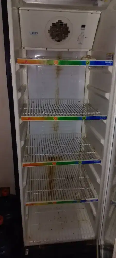 Showcase sanken 5 rak kondisi normal