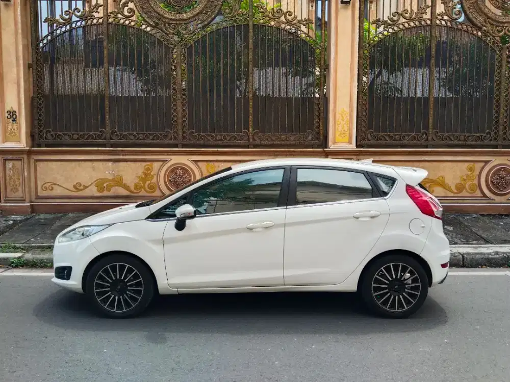 FORD FIESTA SPORT MATIC 2014/2015 ISTIMEWA