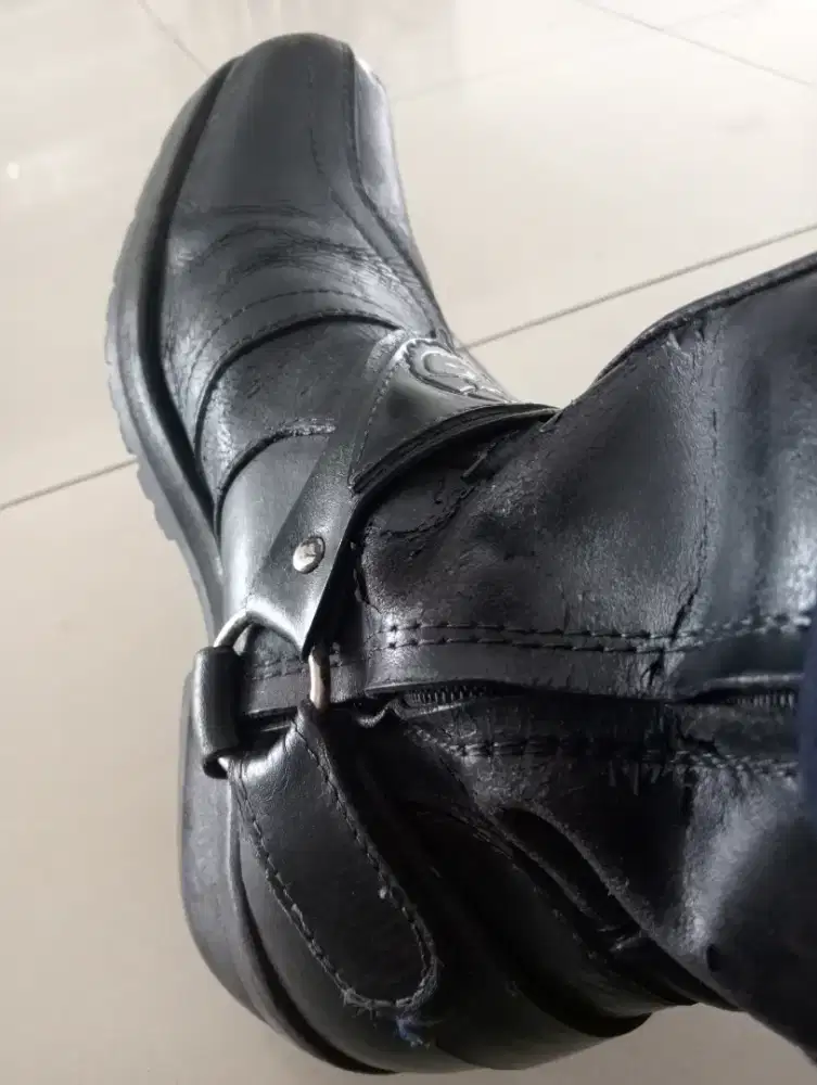 Sepatu pdl tinggi kulit