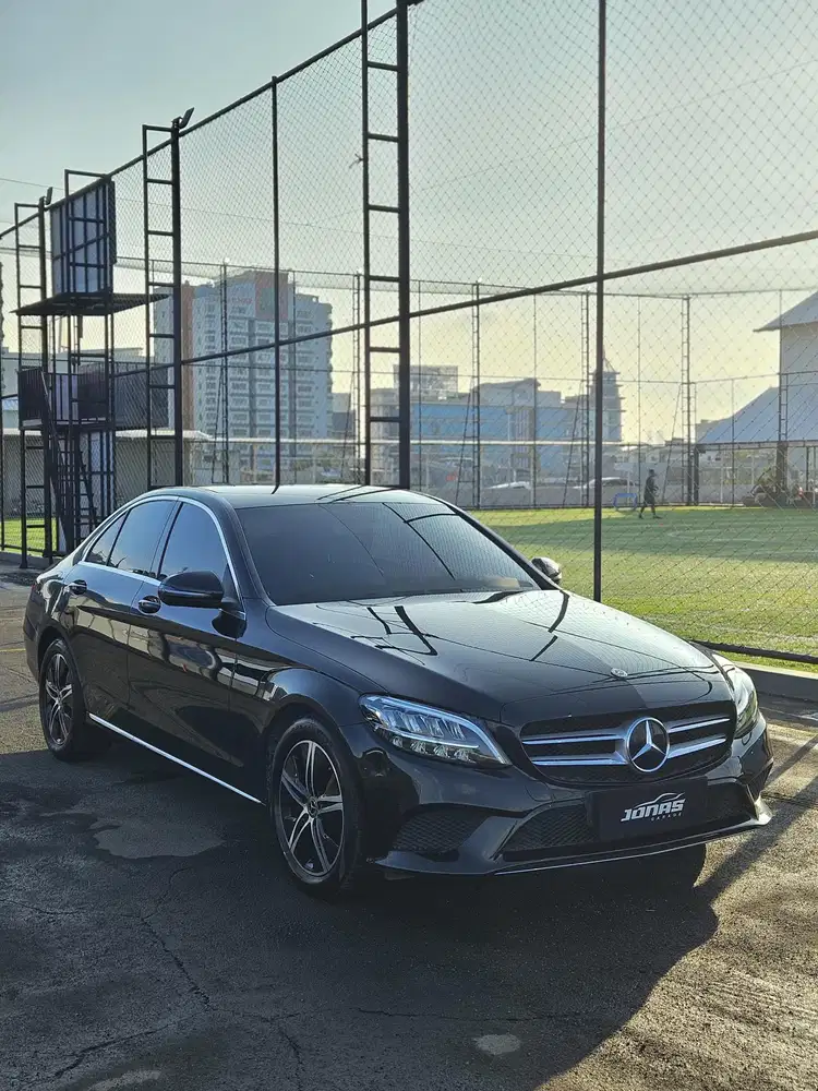 Mercedes-Benz C180 2019 Bensin