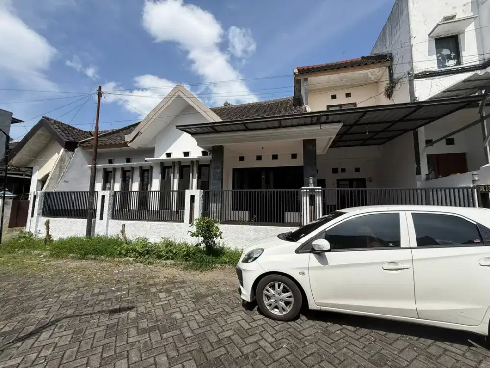 DIJUAL Rumah Cantik Luas MURAH dekat Kampus POLINEMA UMM UB Suhat Malang
