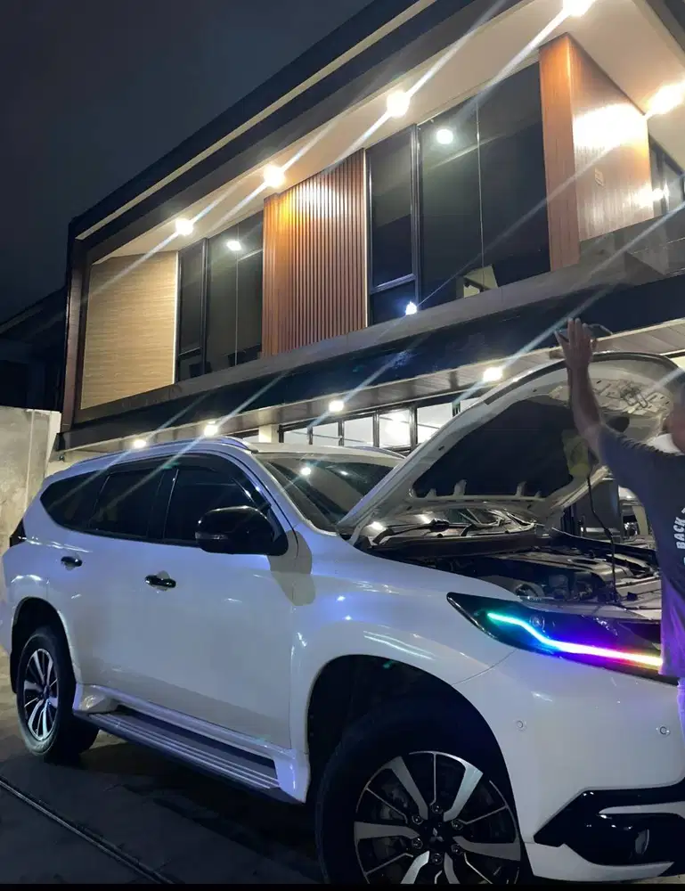 Mitsubishi Pajero Sport Dakar 4x4 Matic AT Diesel Tahun 2018 , 2017