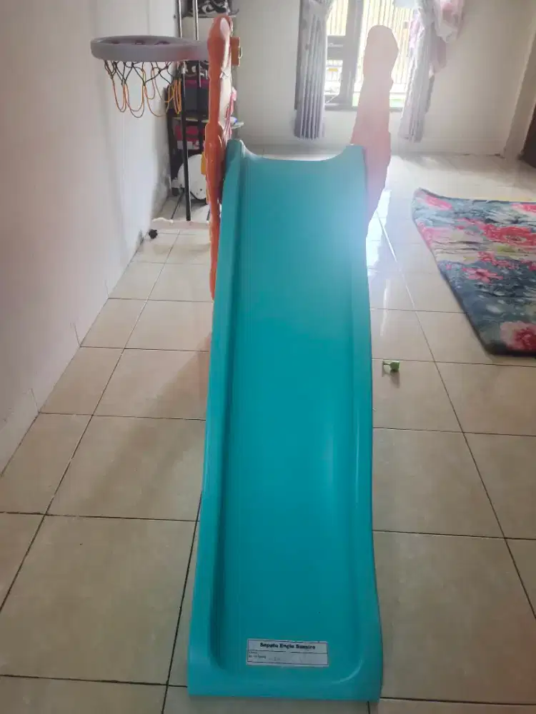 Dijual perosotan anak baru,