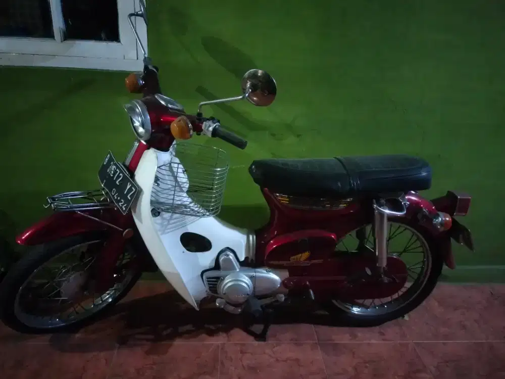 Honda C70 tahun 1976