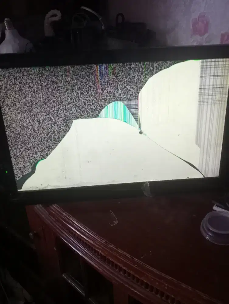 Led Sharp 22 minus lcd pecah