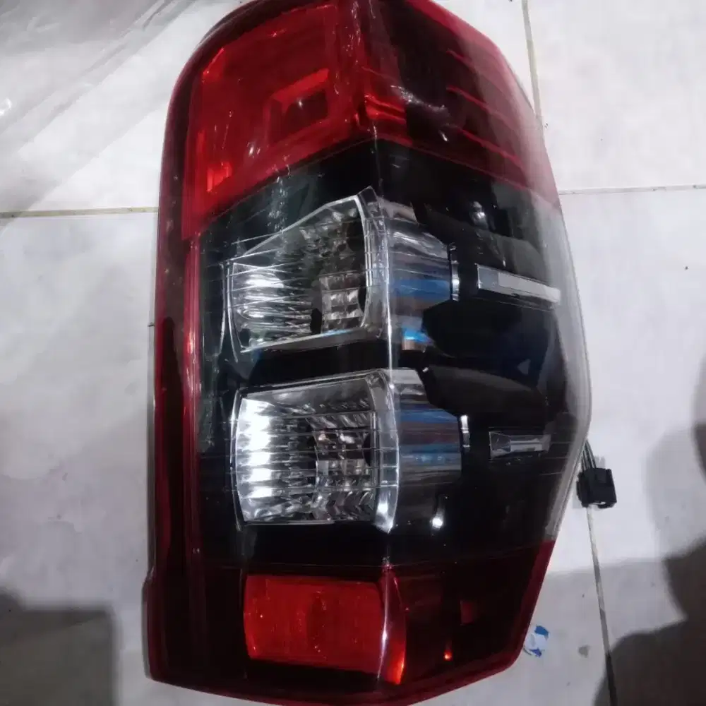 Jual Headlamp, Stoplamp & Spion Mobil Bekas Copotan Original