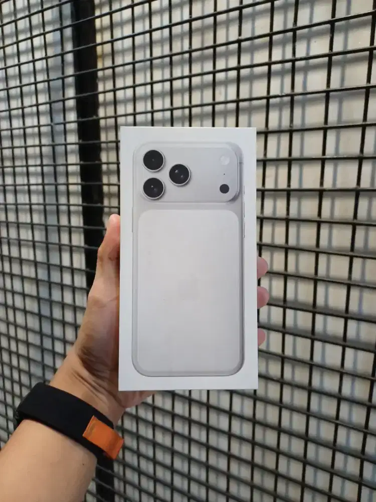 iPhone 17 Promax 256 Silver NEW SEGEL GARANSI RESMI iBox