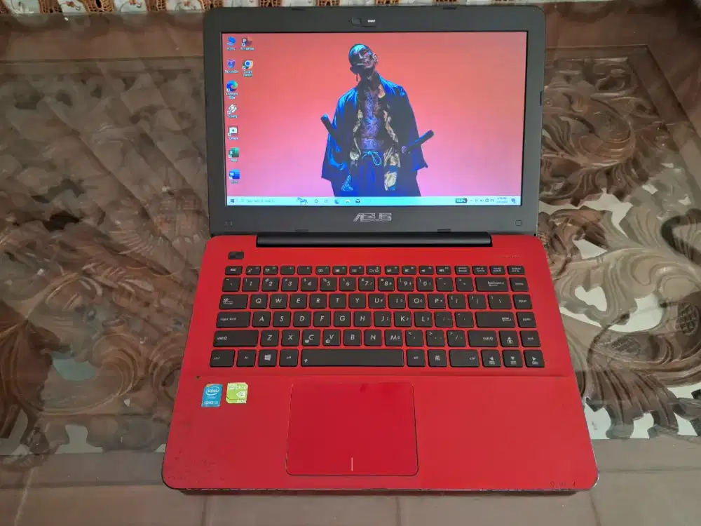 Laptop asus core i3-4004u, ram 8gb, hdd 500gb, dobel vga nvidia
