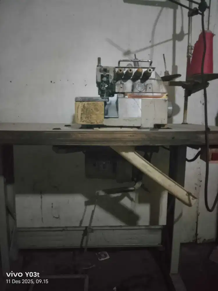 Menujual mesin jahit dan mesin obras