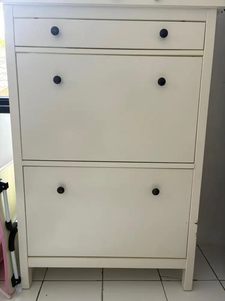 lemari sepatu IKEA