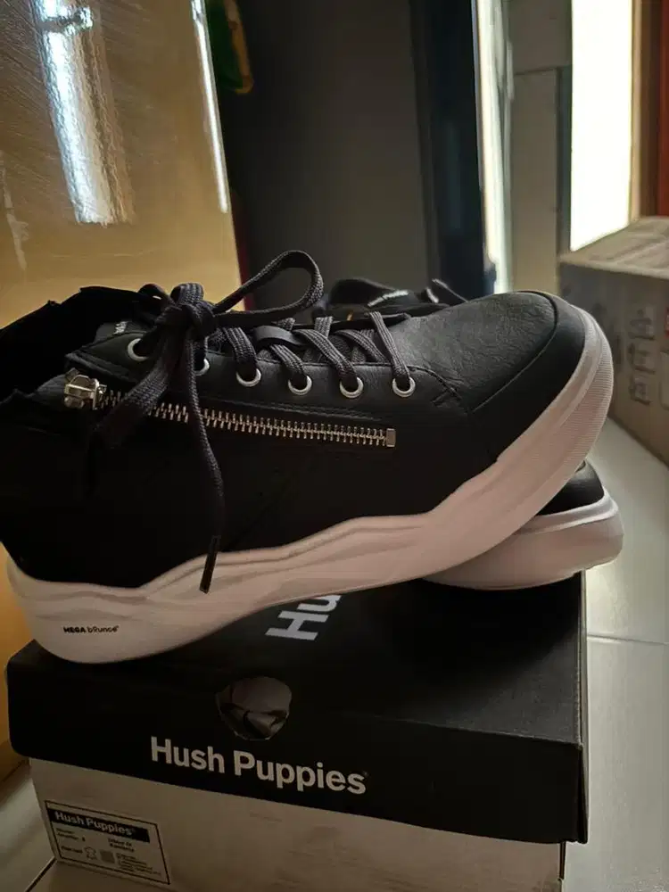 Sepatu sneakers hushpuppies ori