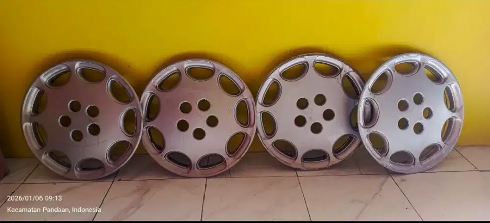 Wheeldop wheel dop cover velg tutup Corona Absolute R14 baut 5 toyota