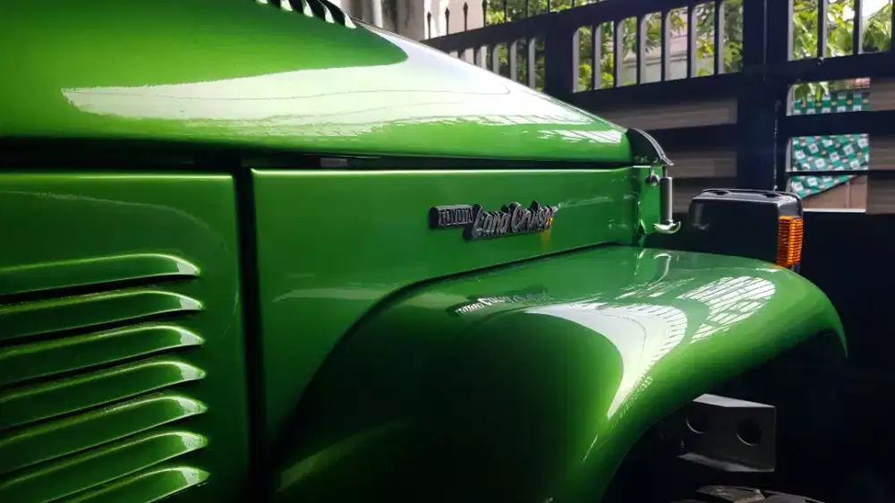 Mobil hardtop bensin tahun 1982