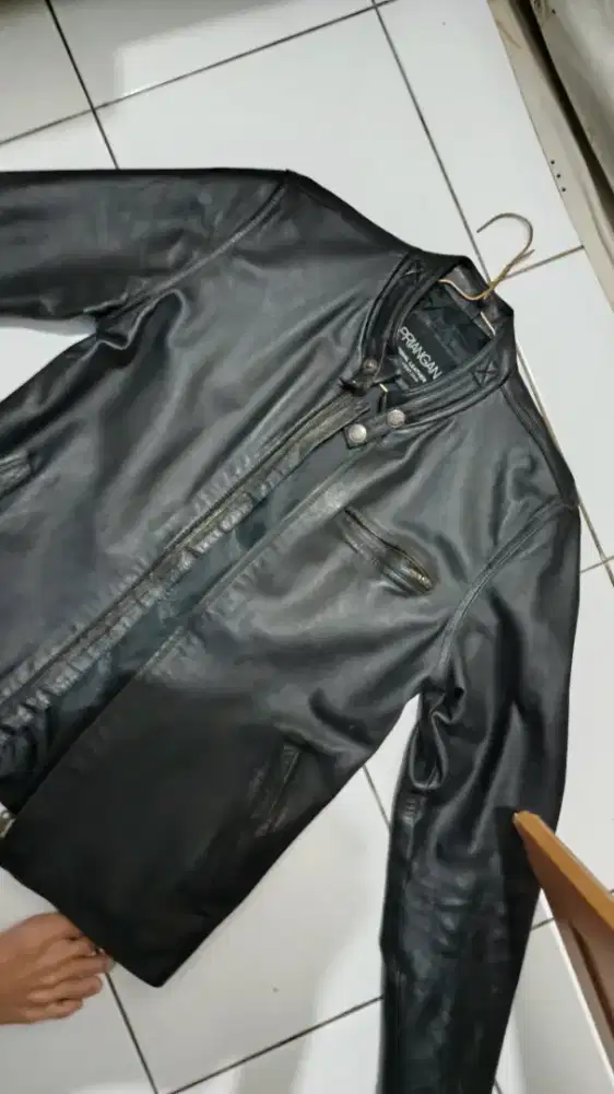 Jaket kulit pria