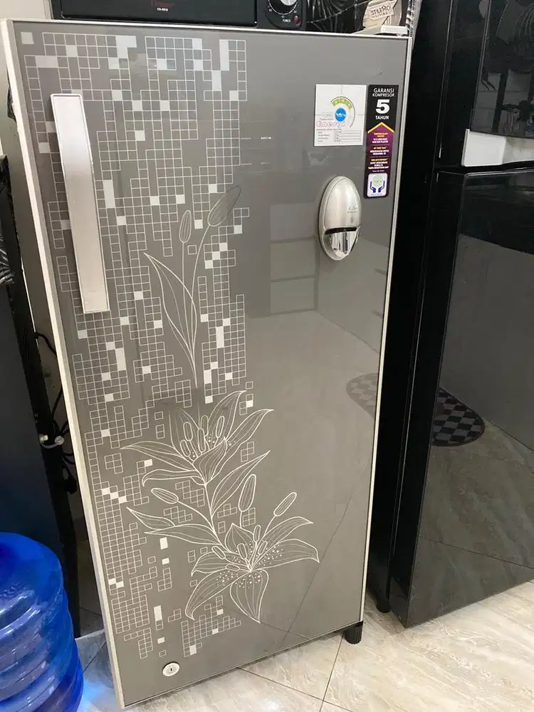 Kulkas Polytron Baru Setahun