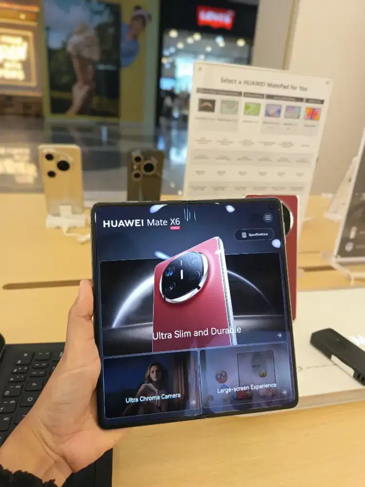 Huawei Mate X6 fold