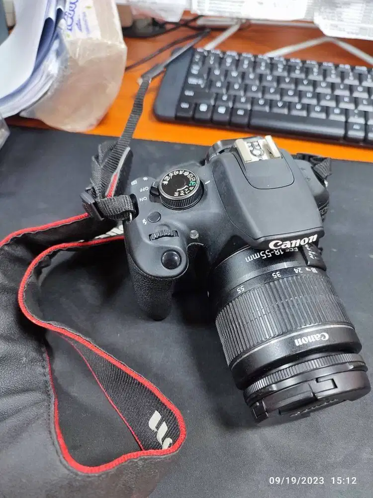 Camera CANON EOS 1200D 1200 D - Lensa 18-55mm Lengkap LCD Vignette