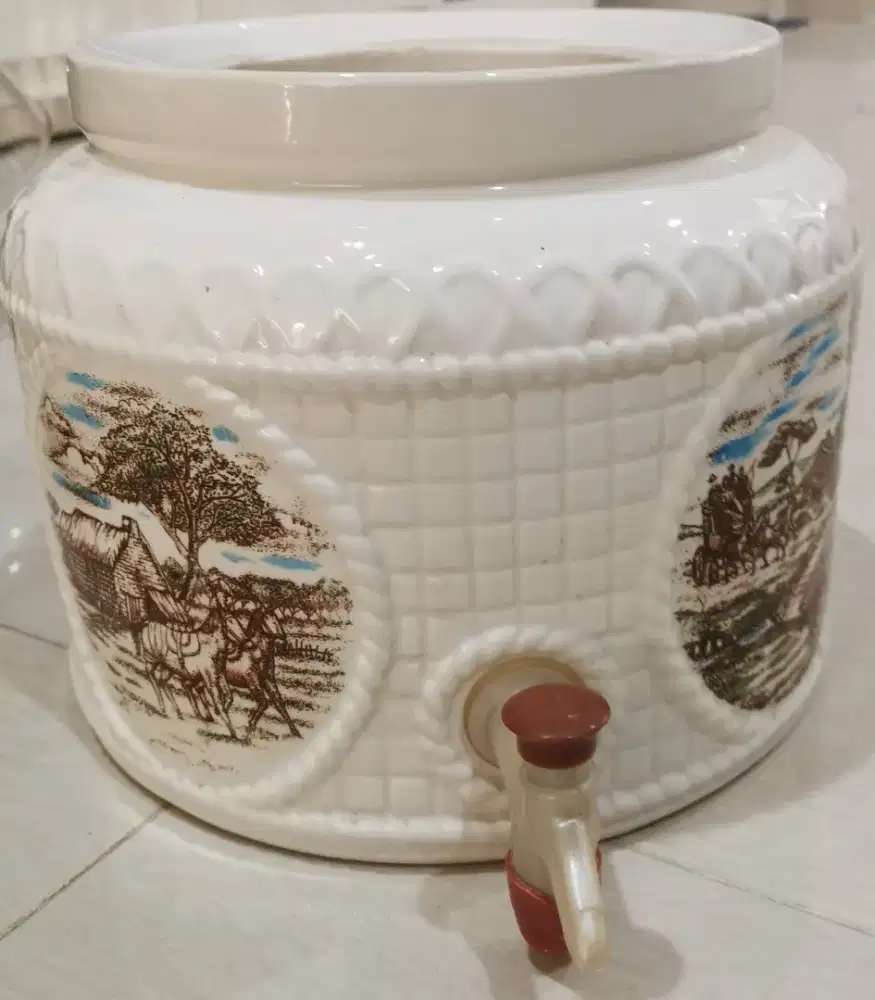 Guci galon keramik ( dispenser air keramik)