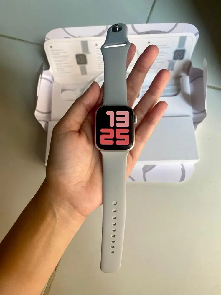 Apple watch series 5 40MM Silver