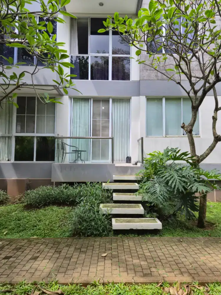 TANPA PERANTARA RainbowSprings Condovillas 4BR