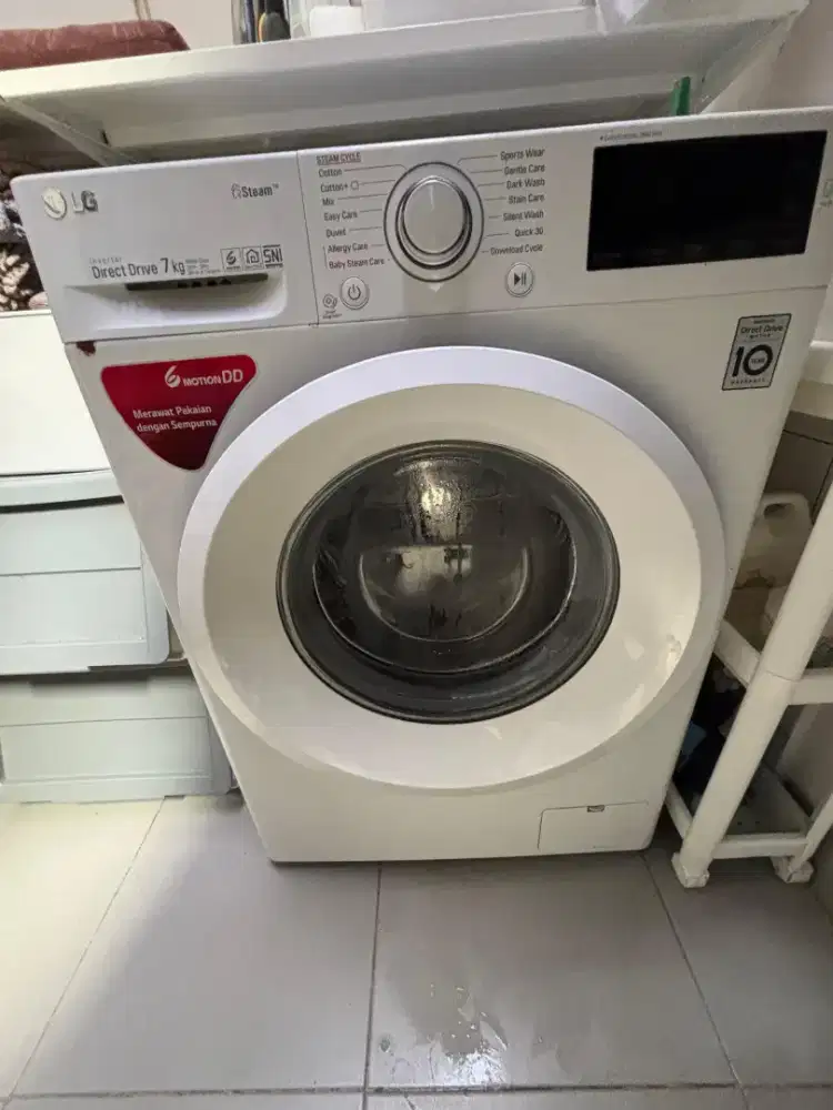 LG Mesin Cuci Front Loading 7 KG - FC1207S5W (True Steam)