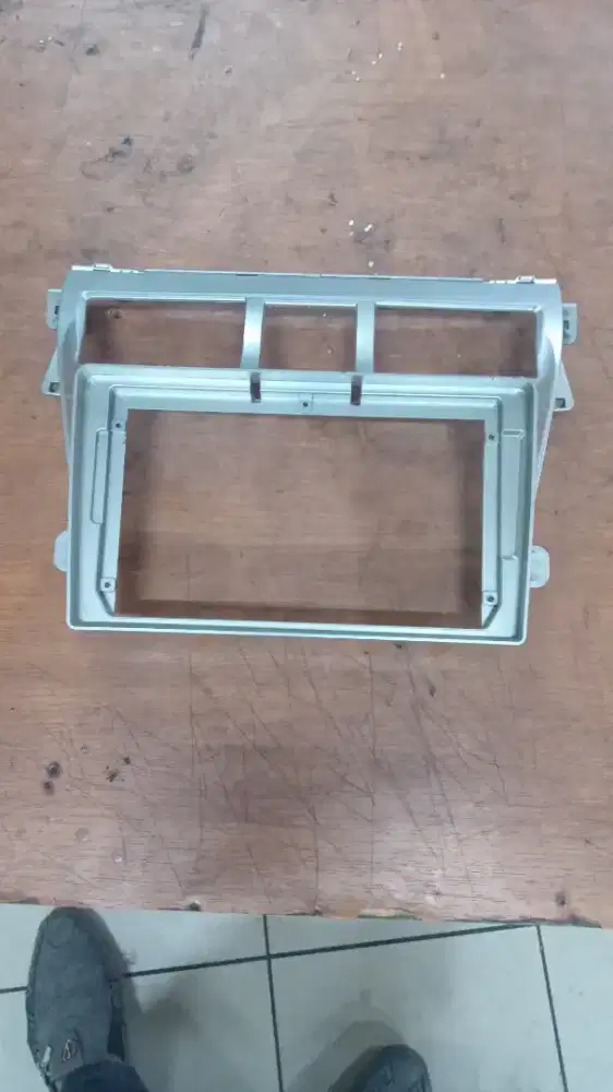 Frame head unit 9 inch untuk vios gen 2 mulus baru pake 1 bulan