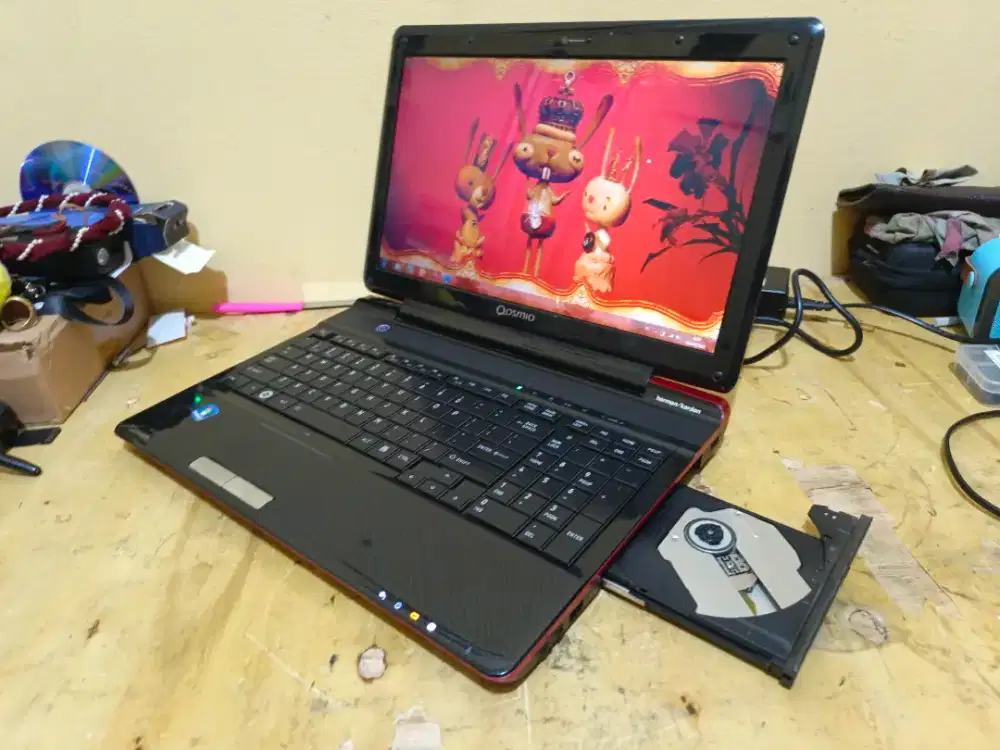 Laptop Toshiba Qosmio F750 Core i7 Gen 2 Ram 4Gb Hdd 500Gb