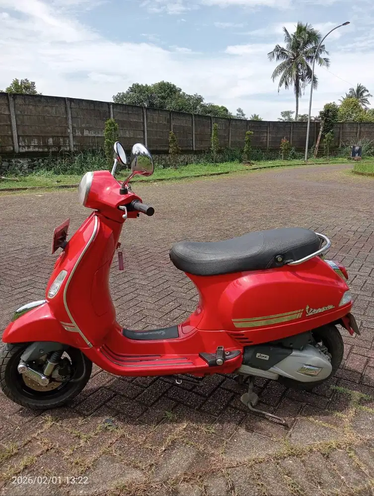 Piaggio Vespa LX 125 IGET Th. 2017 Merah Ferrari GOOD CONDITION