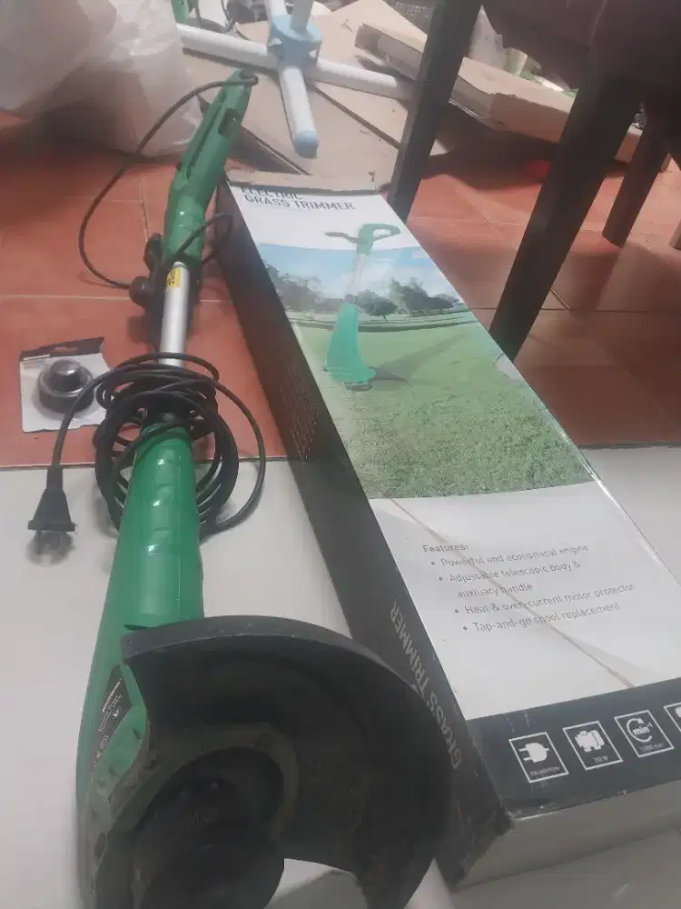 Mesin pemotong rumput listrik merk krisbow