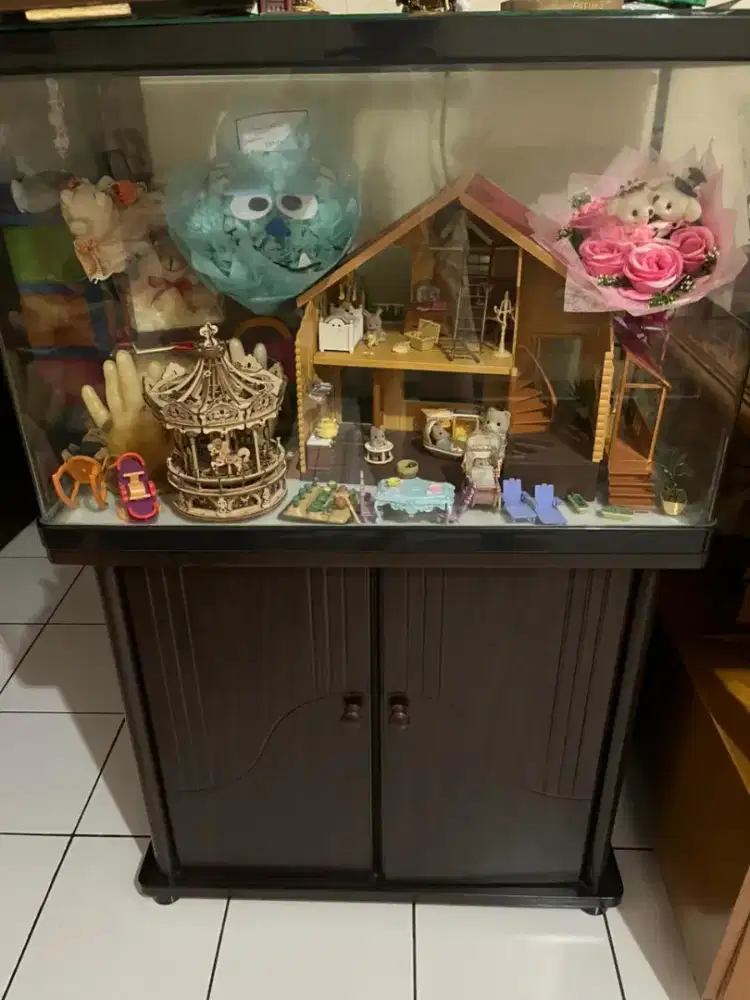 Aquarium lemari ice hardware