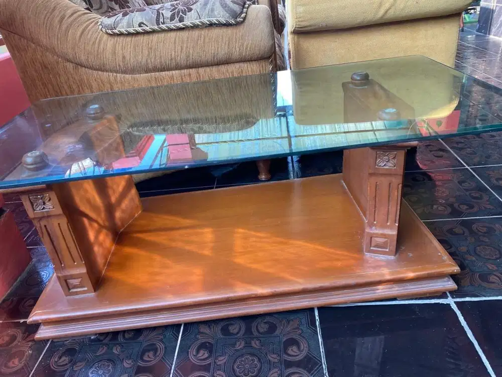 Meja Kaca Ruang Tamu